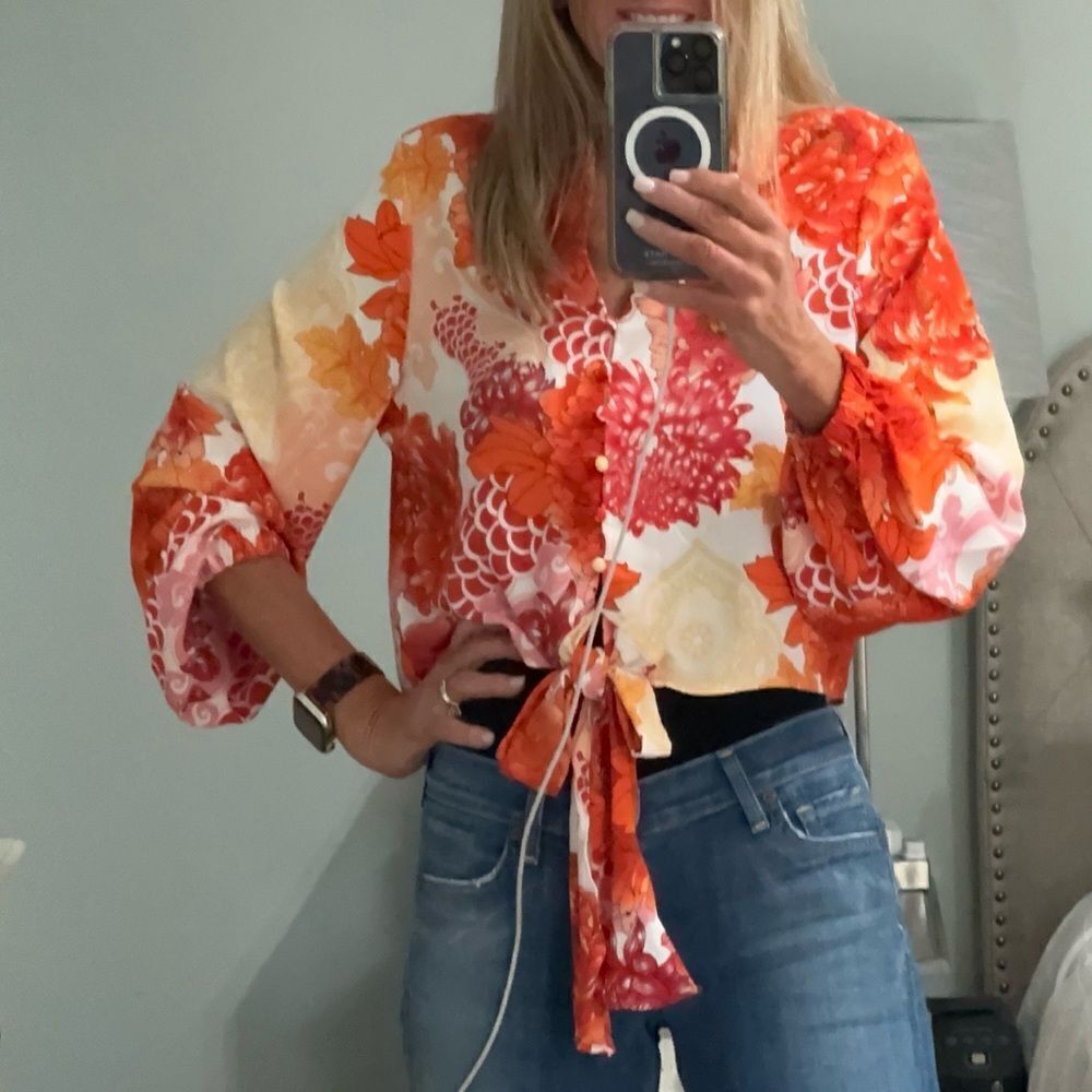 Joie Long Sleeve Orange & White floral tie@waist button down- NWOT- size small - Picture 3 of 16